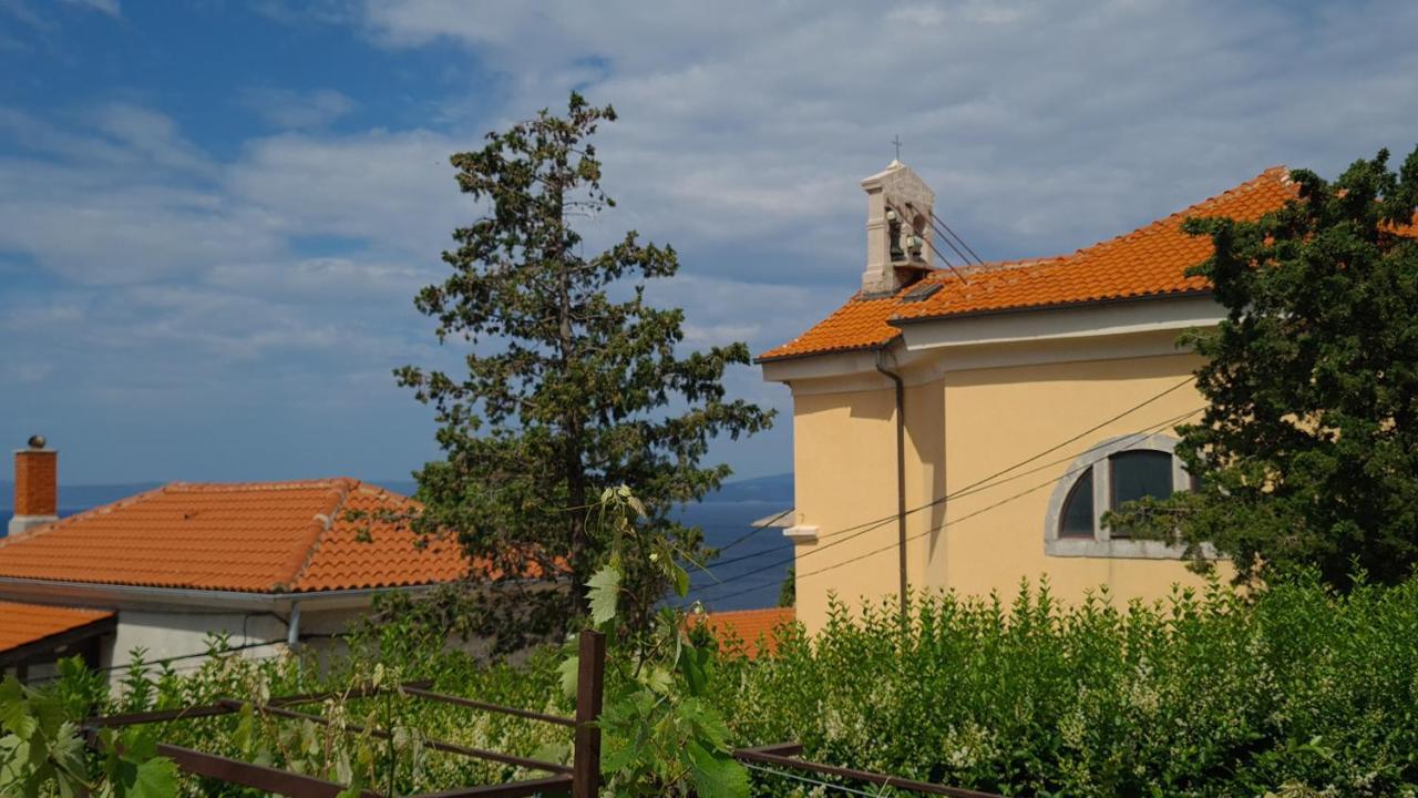 Studio Apartman Stara Baška Buitenkant foto