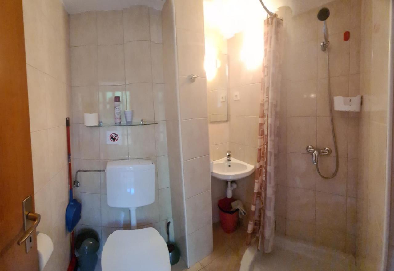 Studio Apartman Stara Baška Buitenkant foto