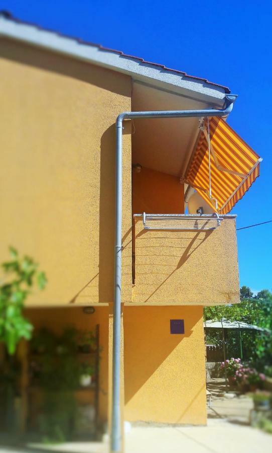 Studio Apartman Stara Baška Buitenkant foto