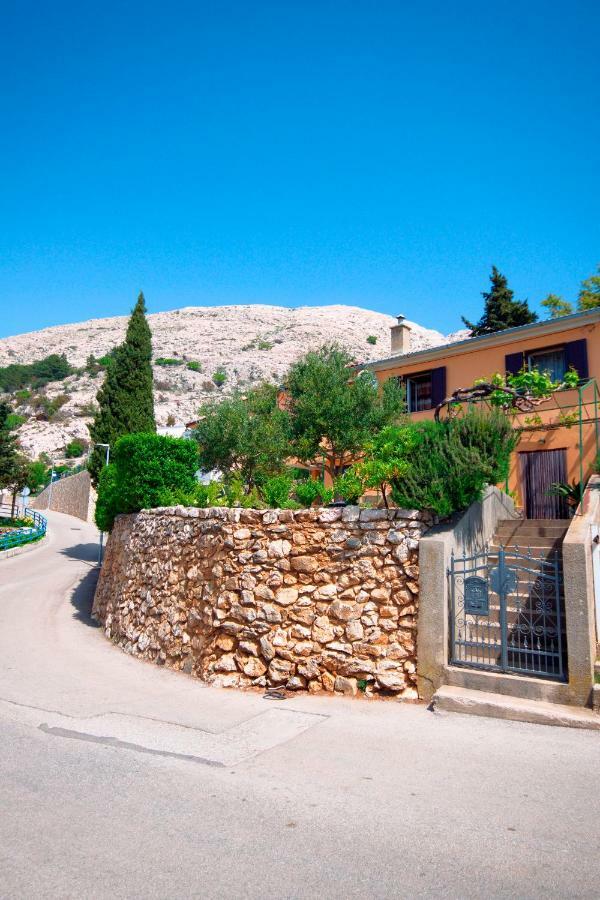 Studio Apartman Stara Baška Buitenkant foto