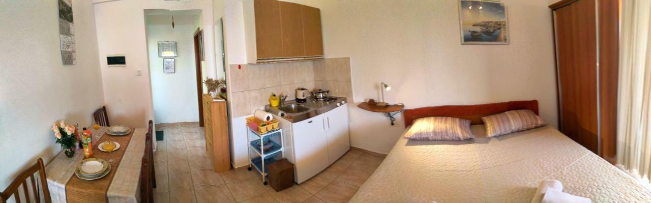 Studio Apartman Stara Baška Buitenkant foto