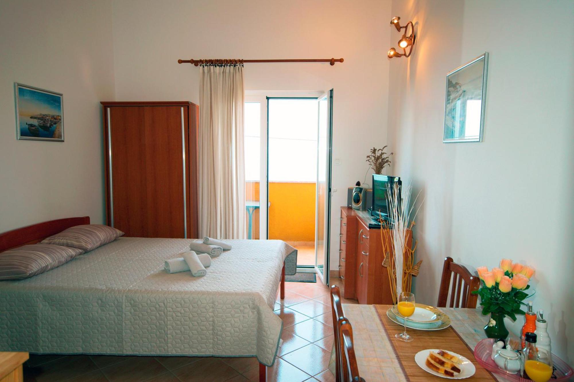Studio Apartman Stara Baška Buitenkant foto